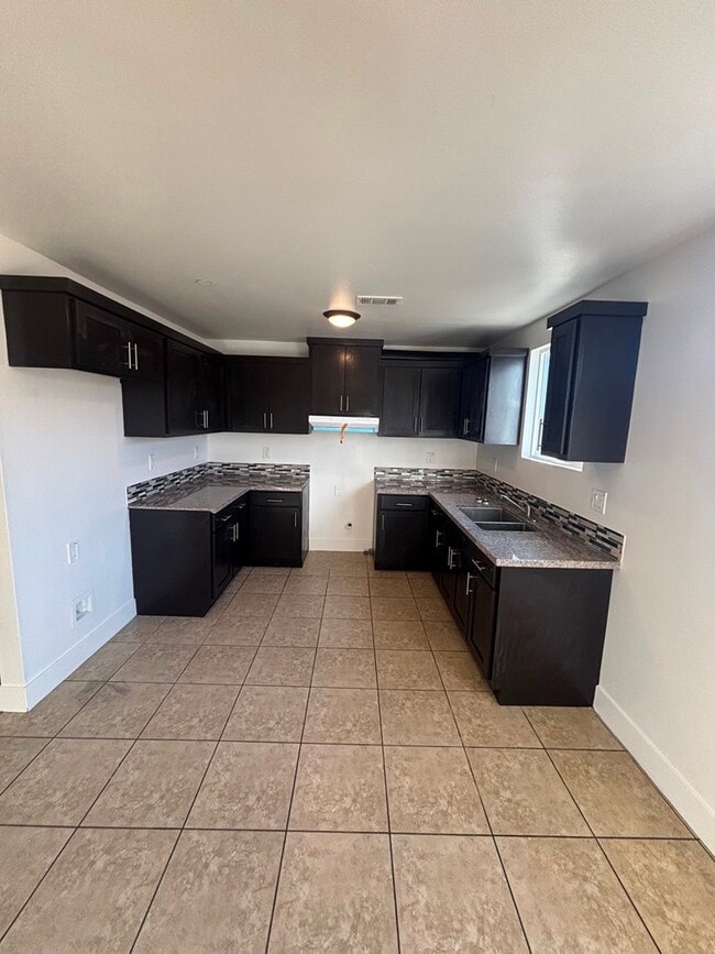 123 E 88th St in Los Angeles, CA - Foto de edificio - Building Photo