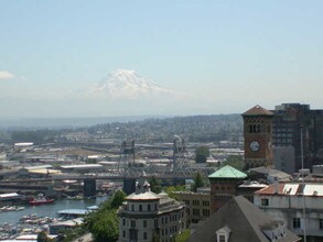 Bella On Broadway in Tacoma, WA - Foto de edificio - Building Photo