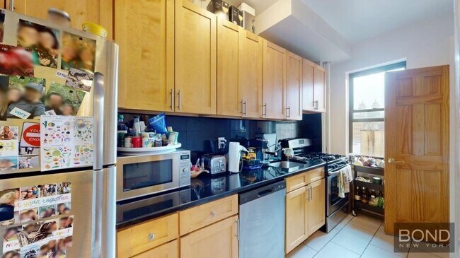 216 W 89th St in New York, NY - Building Photo - Building Photo