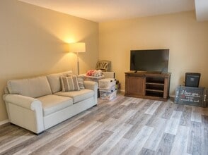 27 Adrienne Pl in Staten Island, NY - Building Photo - Building Photo