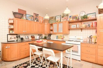 945 N Hoyne Ave, Unit J00P in Chicago, IL - Foto de edificio - Building Photo