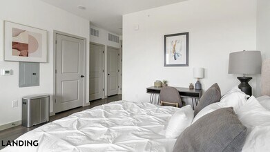 91 Jensen Dr, Unit 4205 in Houston, TX - Foto de edificio - Building Photo