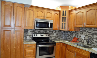 305 Lakeview Dr in Weston, FL - Building Photo - Building Photo