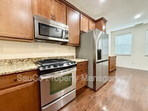 11044 Southwest Sage Terrace in Tigard, OR - Building Photo - Building Photo