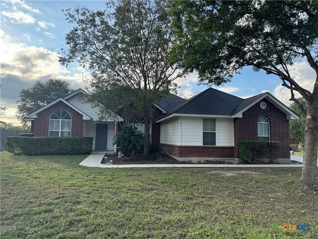 property at 521 Woodlake Dr