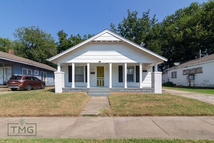 2523 E 7th St in Tulsa, OK - Building Photo