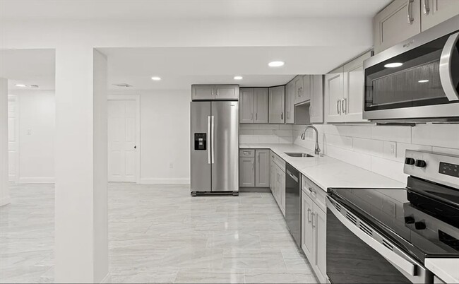 320 Malden St in Revere, MA - Building Photo - Building Photo
