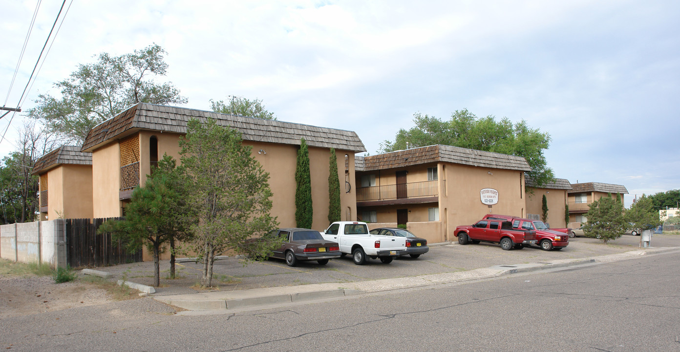 Hacienda Heights in Albuquerque, NM - Building Photo