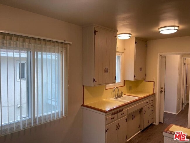 10613 Crenshaw Blvd in Inglewood, CA - Building Photo - Building Photo
