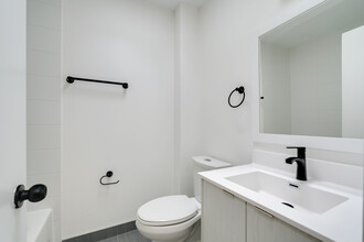 509 Eglinton Ave W in Toronto, ON - Building Photo - Building Photo