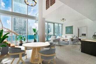 200 Biscayne Blvd Way, Unit 1404 in Miami, FL - Building Photo - Building Photo