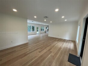 936 S Alhambra Cir in Coral Gables, FL - Building Photo - Building Photo