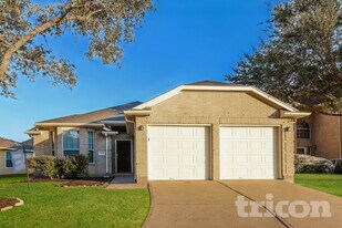 3915 Liberty Square Trail in Fresno, TX - Building Photo