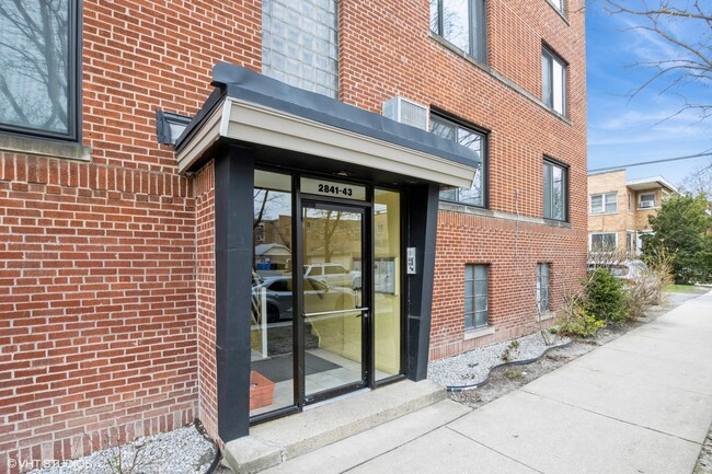 2843 W Arthur Ave in Chicago, IL - Foto de edificio - Building Photo