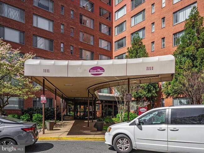 property at 1111 Arlington Blvd