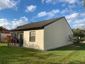 1301 SE Carrington Ct in Port St. Lucie, FL - Building Photo - Building Photo