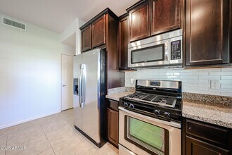 5350 E Deer Valley Dr in Phoenix, AZ - Building Photo - Building Photo