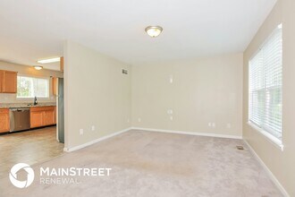 32 Great Owls Way in Winfield, MO - Building Photo - Building Photo