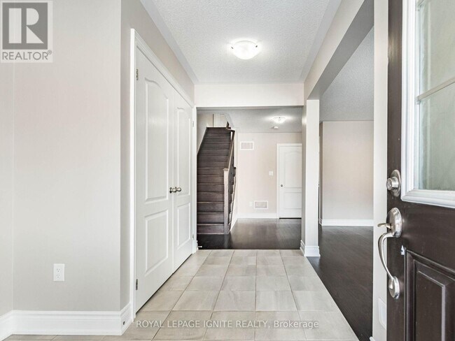 15 Temple Manor Rd in Brampton, ON - Building Photo - Building Photo