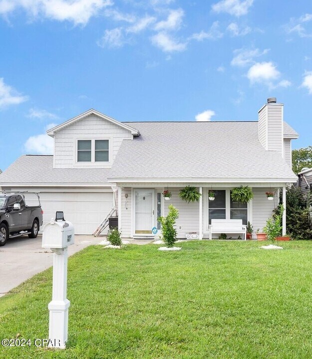 502 Lori Ln in Lynn Haven, FL - Building Photo