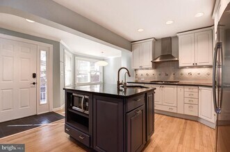 403 W Rosemary Ln in Falls Church, VA - Building Photo - Building Photo