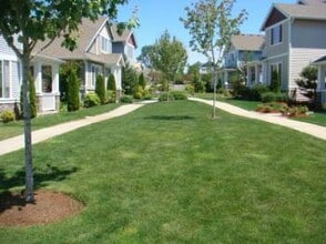 2427 84th Dr NE in Lake Stevens, WA - Building Photo - Building Photo