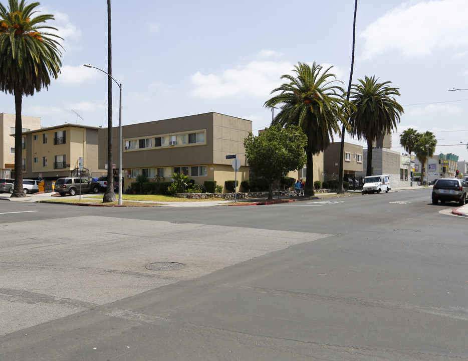 4267-4269 W 4th St in Los Angeles, CA - Building Photo