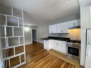 34 Center St in Bristol, CT - Building Photo - Building Photo