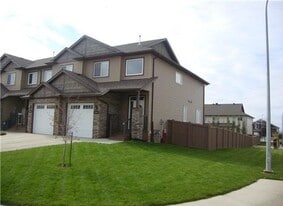 14948-1102A 102A St in Grande Prairie, AB - Building Photo