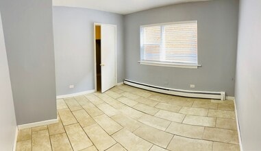 5450 S Archer Ave, Unit APT 2 in Chicago, IL - Building Photo - Building Photo