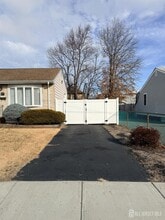 27 Rector Ave in Woodbridge Township, NJ - Building Photo - Building Photo