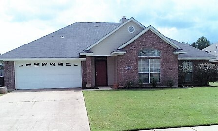 2306 Stockwell Rd in Bossier City, LA - Foto de edificio