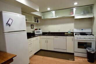 240 Mason Ter in Brookline, MA - Foto de edificio - Building Photo