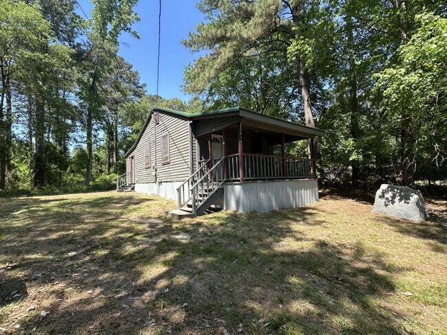 2564 Lakeview Dr in Fayetteville, NC - Building Photo - Building Photo