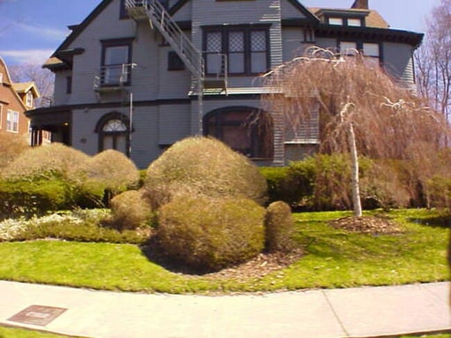 property at 400 Oxford St