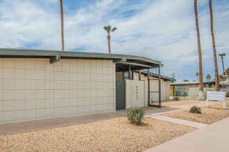 Casa Cibola in Scottsdale, AZ - Foto de edificio - Building Photo