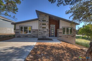 2549 Grandview Forest in Canyon Lake, TX - Building Photo