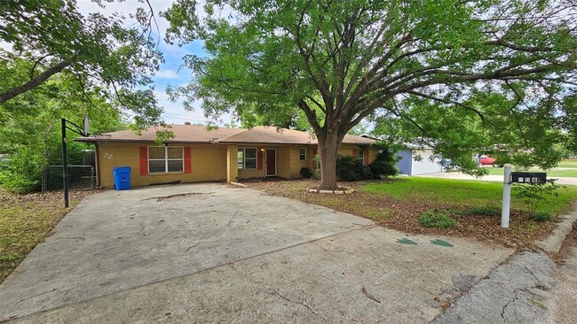 property at 806 Gilmore St