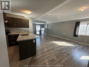 3161 Viola Cres in Windsor, ON - Building Photo - Building Photo