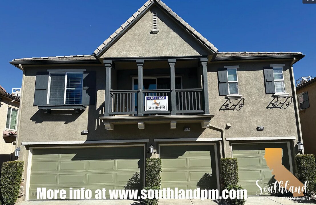 19413 Opal Ln in Santa Clarita, CA - Building Photo