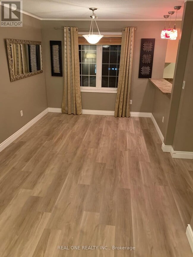 3036 Dewridge Ave in Oakville, ON - Building Photo - Building Photo