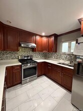 21 N Grove St in Valley Stream, NY - Building Photo - Building Photo