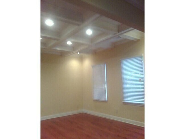 3296 Myrtle St in Atlanta, GA - Building Photo - Building Photo