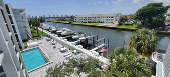 108 Paradise Harbour Blvd in North Palm Beach, FL - Building Photo