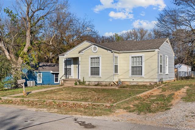 312 W Weatherford St in Weatherford, TX - Building Photo - Building Photo