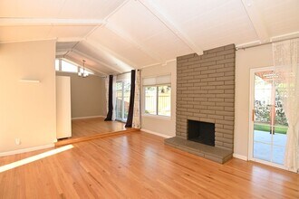 850 Hollenbeck Ave in Sunnyvale, CA - Building Photo - Building Photo