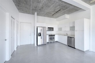 234 NE 3rd St, Unit 805 in Miami, FL - Building Photo - Building Photo