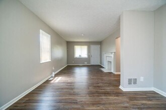 2200 Homestead Dr in Columbus, OH - Building Photo - Building Photo