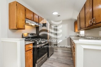 916 1/2 North Willow Road, 74063; #1977520 - 1977520 in Sand Springs, OK - Foto de edificio - Building Photo