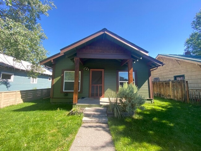 40 NW Gilchrist Ave in Bend, OR - Building Photo - Building Photo
